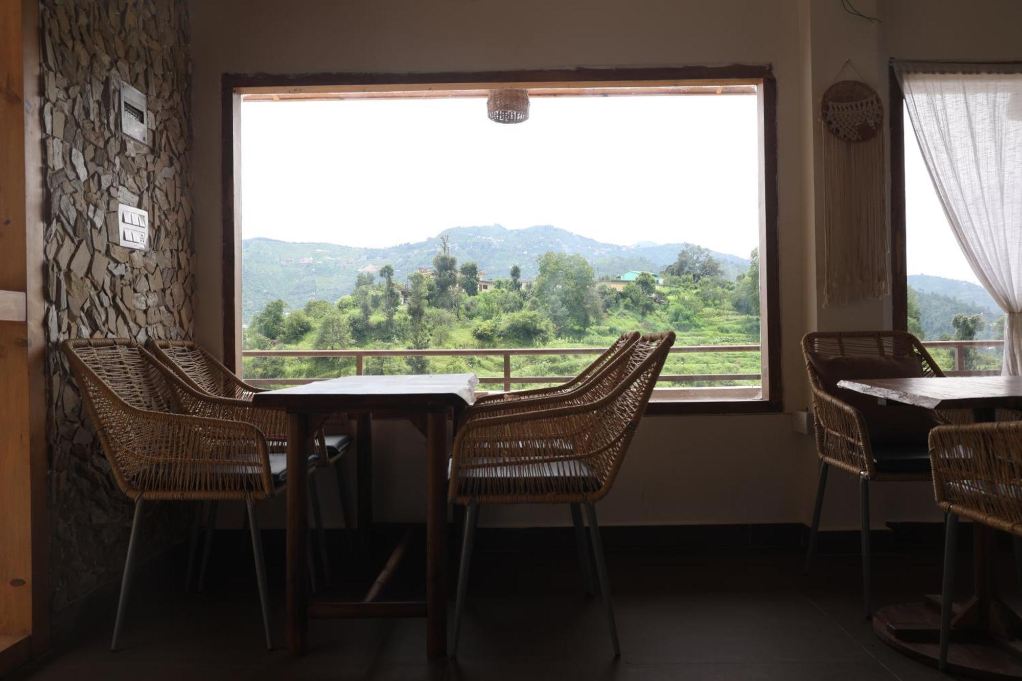 Exstasy Stays - Bathtub Rooms & Cafe - Your Romantic & Cozy Getaway - Thhpsociety - Mukteshwar Exterior photo